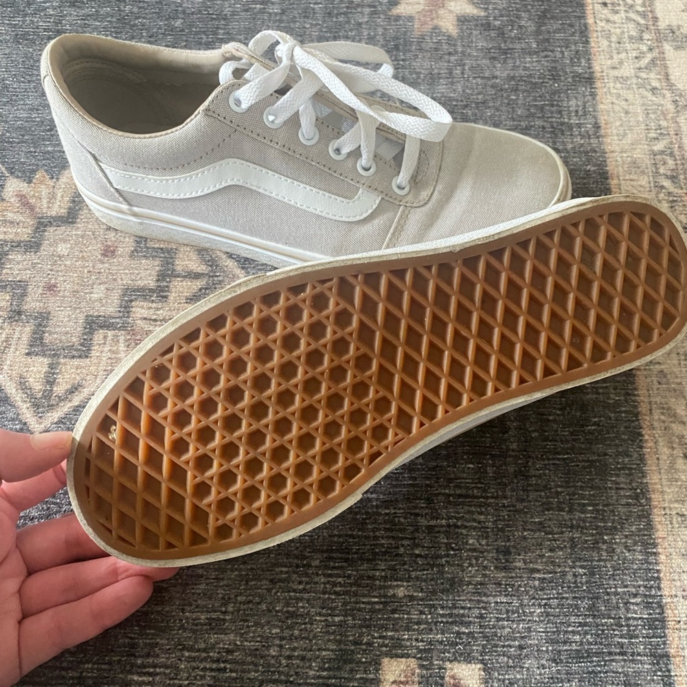 Beige women’s Vans size 8.5
